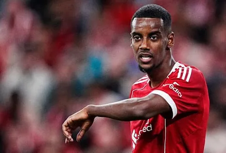Alexander Isak's Debut Delivers Star Power Despite Noticeable Rust
