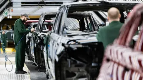 Jaguar Land Rover Vendor Network Workers Reportedly Told to Apply for Government Benefits, Labor Group Claims