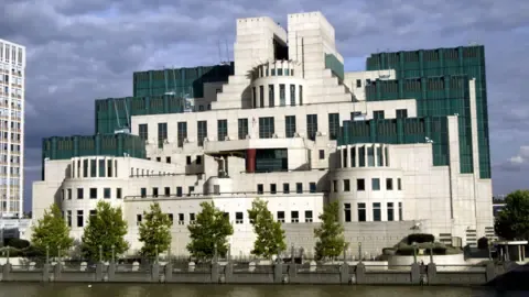The UK's Secret Intelligence Service Introduces Dark Web Platform to Attract Agents in the Russian Federation