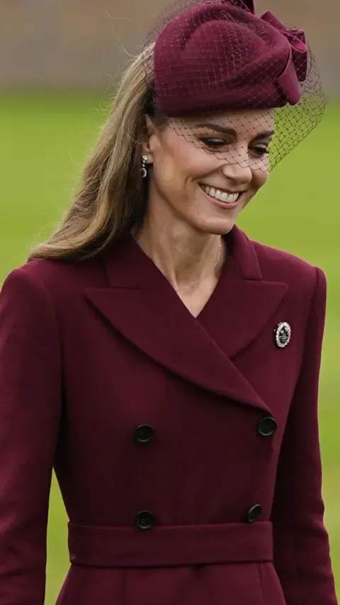 The First Lady’s Hat, Kate’s Plumed Pin and Other Standout Looks So Far